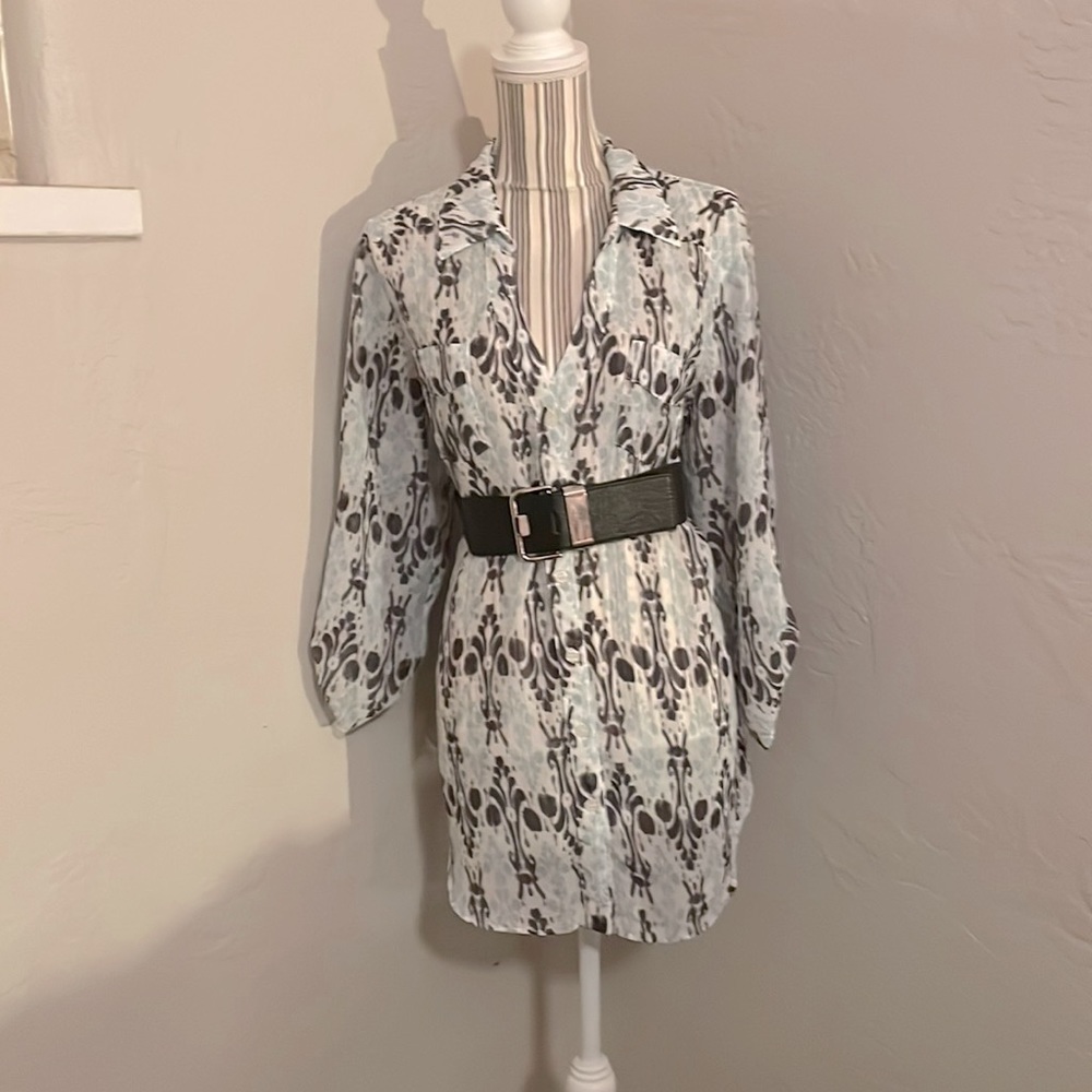 Sheer blouse light green and grey prints